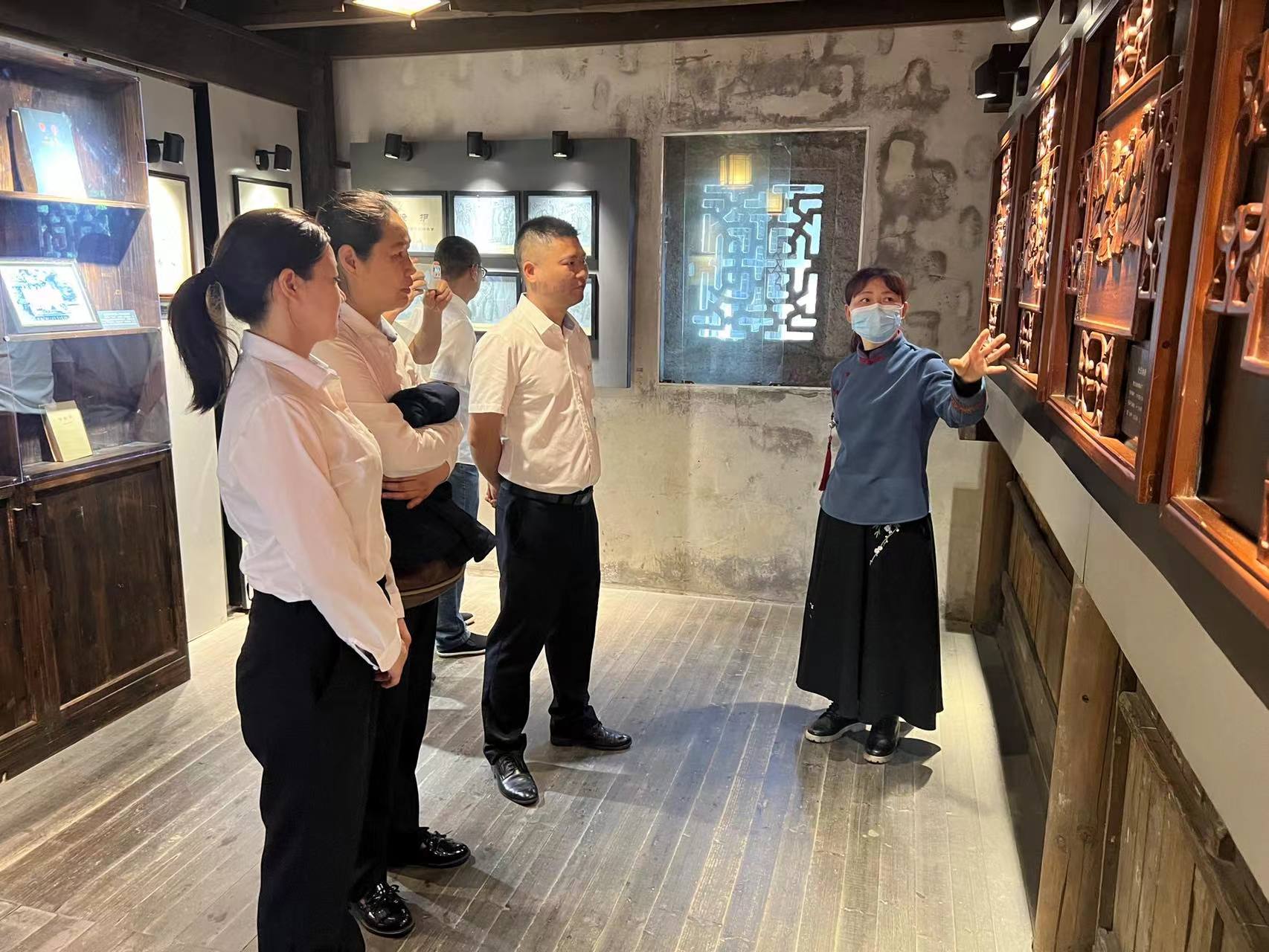 1712559421345535.jpg 2.jpg