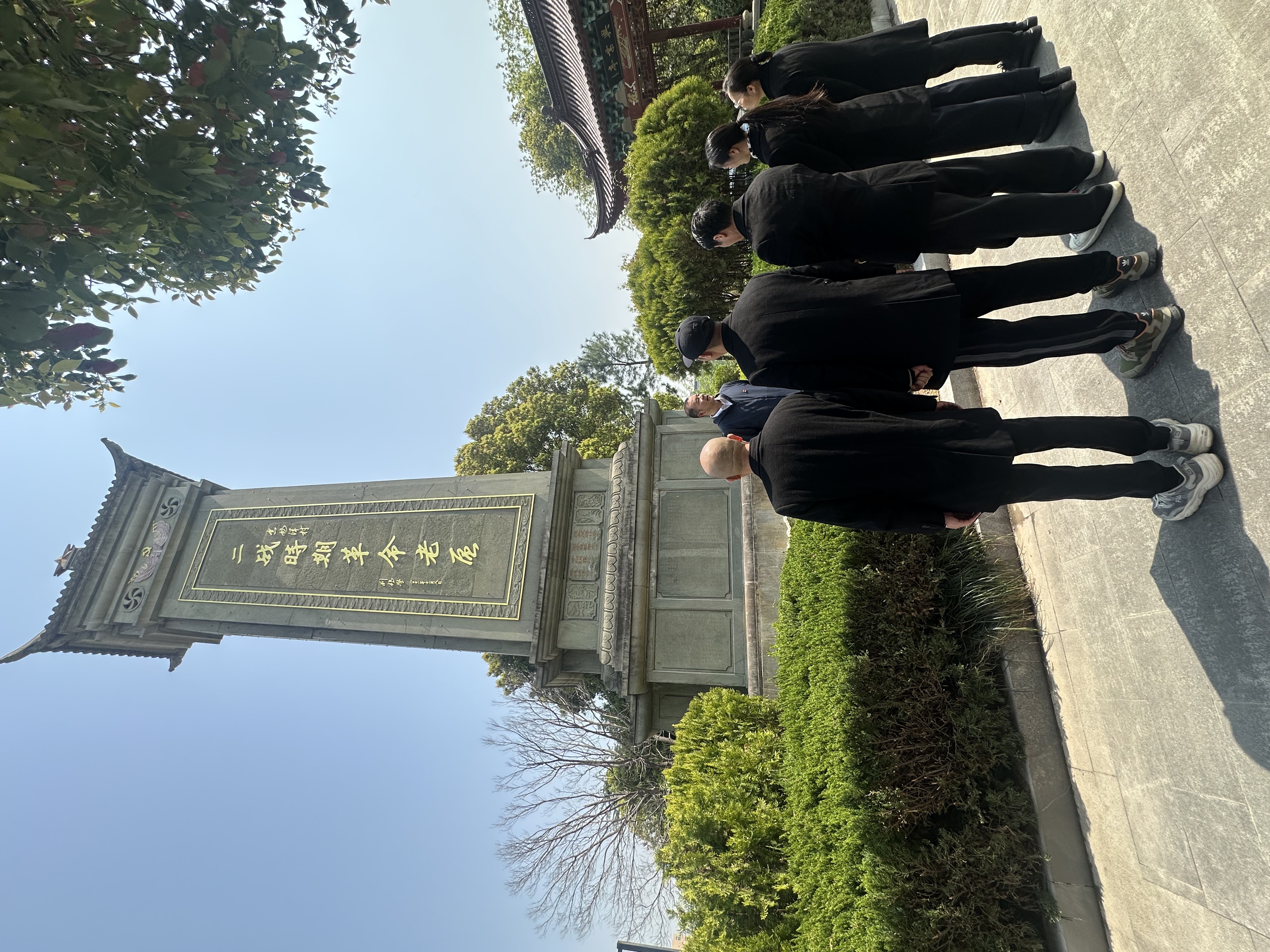 1744680931328577.jpg 1.jpg